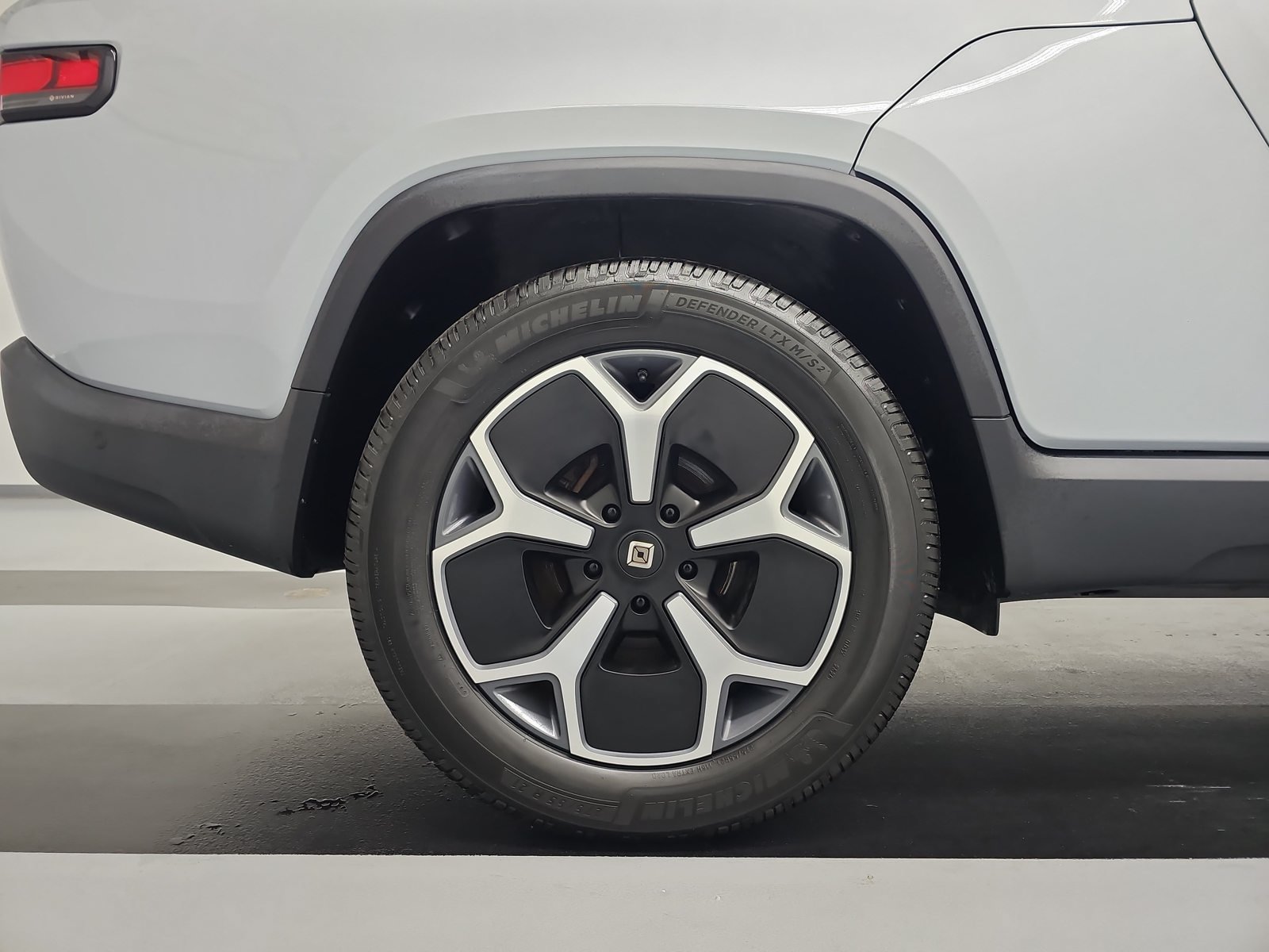 Used 2024 Rivian R1T Adventure Dual AWD/4WD image 12