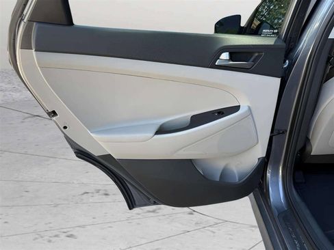 Used 2018 Hyundai Tucson SE FWD image 15