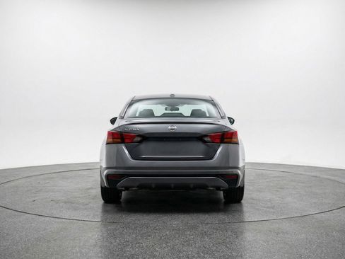 Used 2025 Nissan Altima 2.5 SV image 7