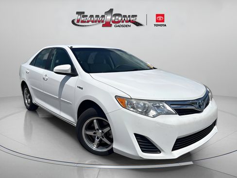 Used 2012 Toyota Camry LE FWD image 1