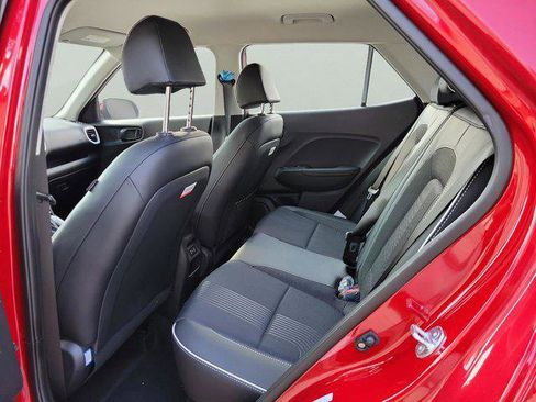 New 2025 Hyundai Venue Limited image 9