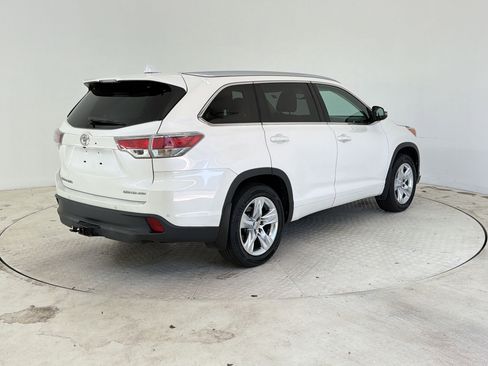 Used 2015 Toyota Highlander Limited Platinum AWD/4WD image 8