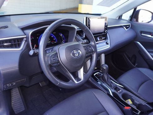 Certified 2022 Toyota Corolla Cross XLE image 13