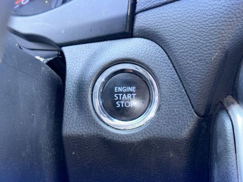 Used 2019 Toyota RAV4 XLE Premium w/ Cold Weather Package AWD/4WD image 9