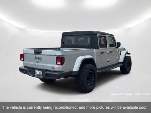 Used 2023 Jeep Gladiator Overland AWD/4WD image 6