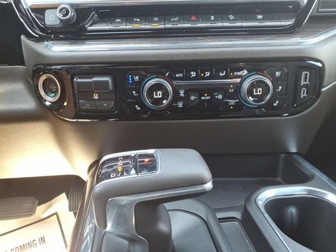 Used 2023 Chevrolet Silverado 1500 LTZ AWD/4WD image 23