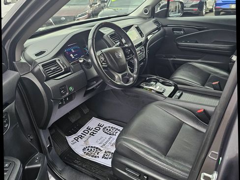 Used 2022 Honda Pilot Touring image 6