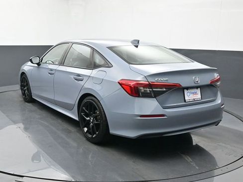 Used 2023 Honda Civic Sport image 3