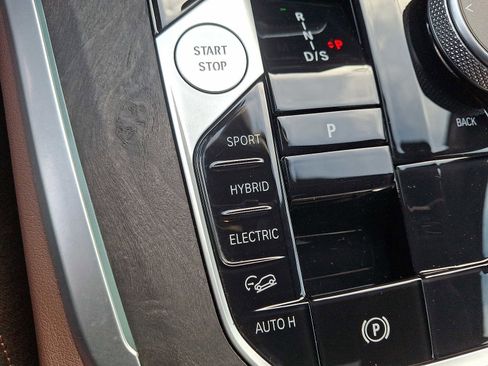 Used 2025 BMW X5 xDrive50e w/ Premium Package image 24