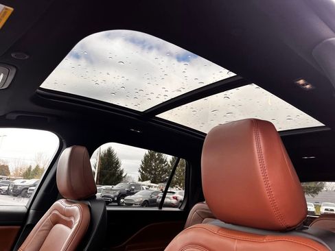 Used 2023 Lincoln Aviator Reserve w/ Equipment Group 201A image 12