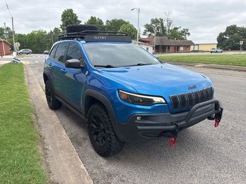 Used 2019 Jeep Cherokee Trailhawk AWD/4WD image 10