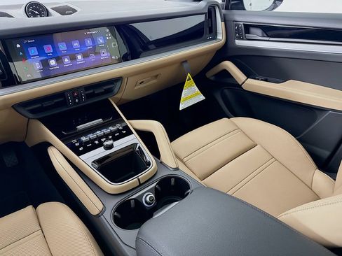New 2026 Porsche Cayenne Coupe AWD/4WD image 26