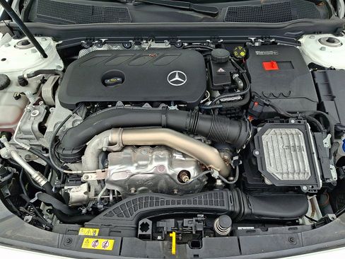 Used 2025 Mercedes-Benz CLA 250 4MATIC image 30