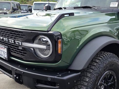 Used 2023 Ford Bronco Wildtrak image 8