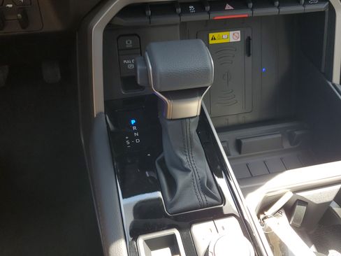 New 2026 Toyota Tundra Limited AWD/4WD image 29