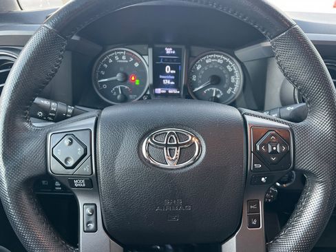 Used 2021 Toyota Tacoma TRD Off-Road image 24