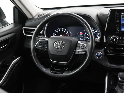 Used 2020 Toyota Highlander XLE AWD/4WD image 15
