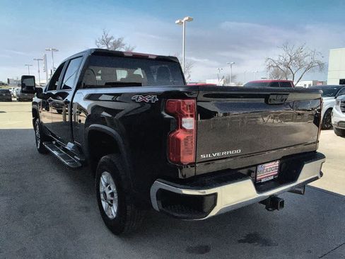 Used 2025 Chevrolet Silverado 2500 LT w/ Convenience Package image 4