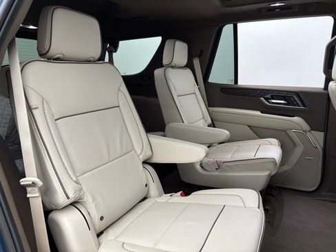 New 2026 GMC Yukon Denali w/ Sun & Power Step Package image 39