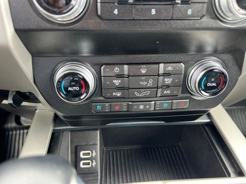 Used 2019 Ford F150 Lariat w/ Equipment Group 502A Luxury image 15