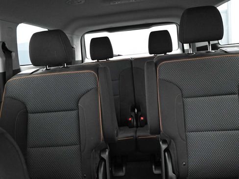 Used 2021 GMC Acadia AT4 image 16