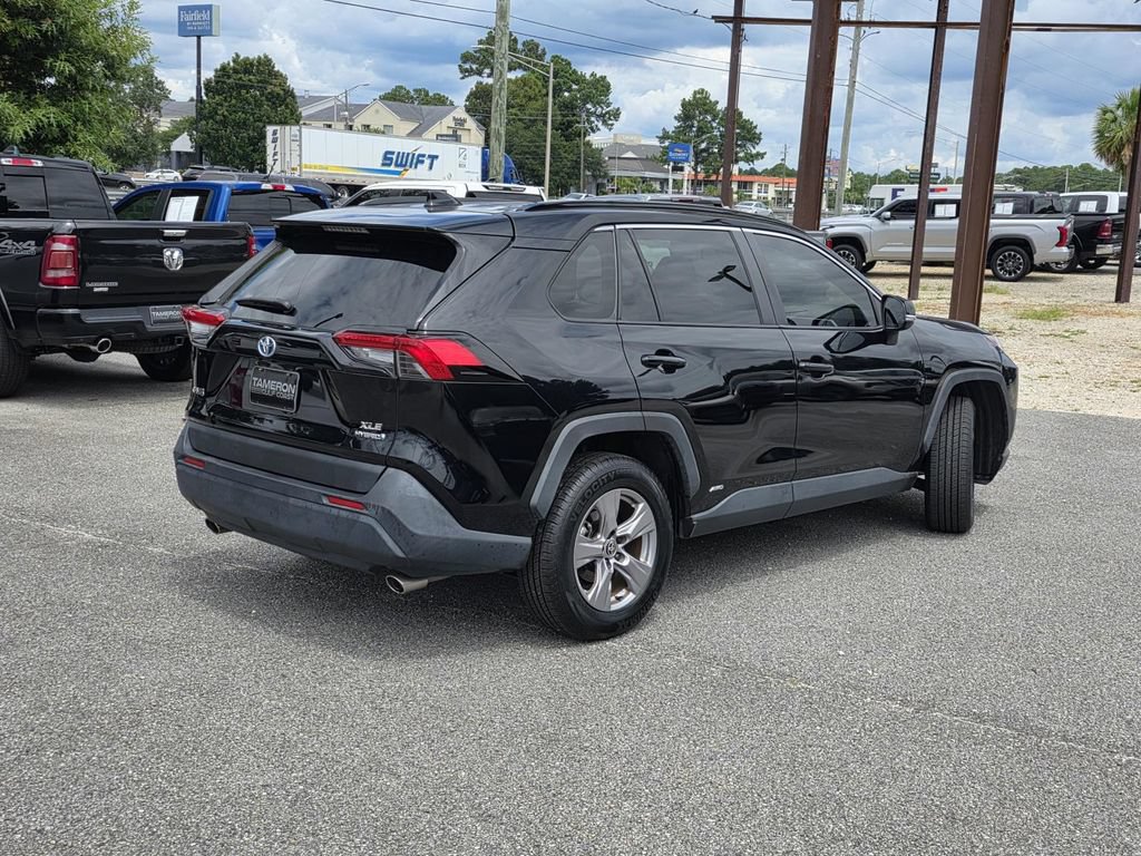 Used 2022 Toyota RAV4 XLE w/ Convenience Package AWD/4WD image 6