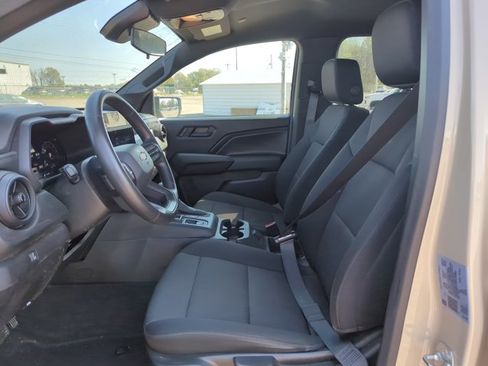 Used 2024 Chevrolet Colorado W/T image 15