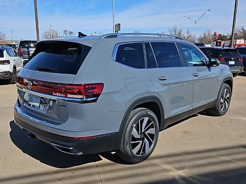 New 2026 Volkswagen Atlas SEL image 5