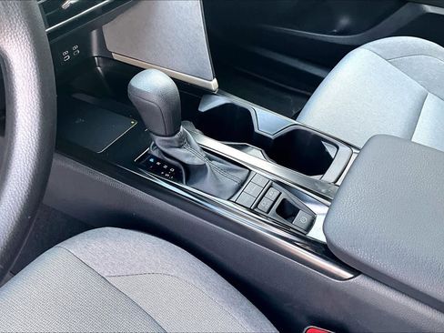 Used 2025 Toyota Camry LE image 17