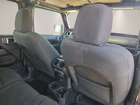 Used 2020 Jeep Wrangler Unlimited Sahara AWD/4WD image 11
