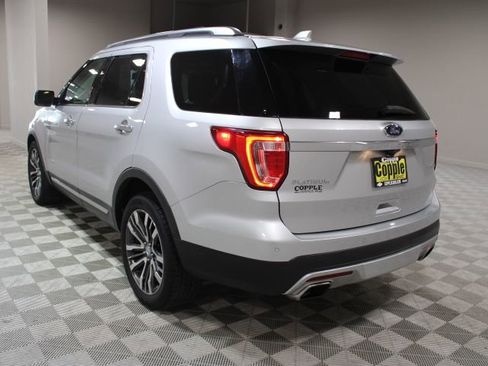 Used 2016 Ford Explorer Platinum AWD/4WD image 9