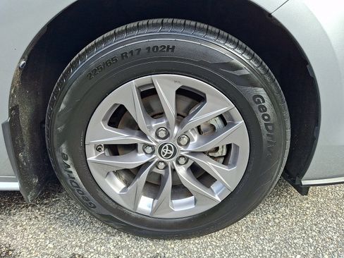 Used 2021 Toyota Sienna LE AWD/4WD image 8