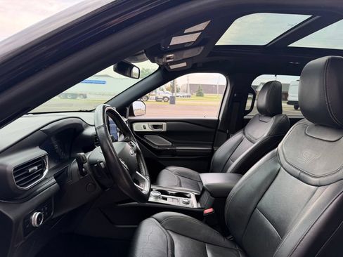 Used 2023 Ford Explorer ST w/ Technology Package AWD/4WD image 9