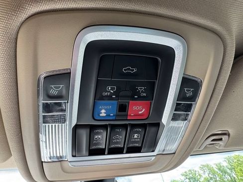 Used 2021 RAM 3500 Laramie AWD/4WD image 33