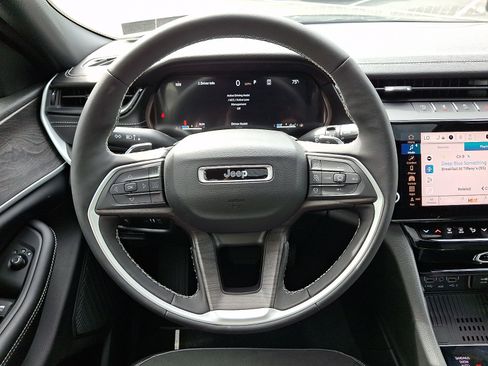 New 2026 Jeep Grand Cherokee L 4WD image 15