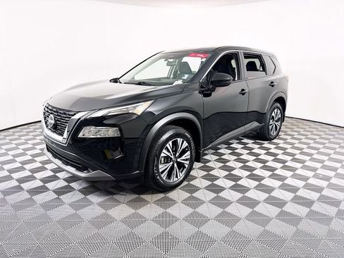 Certified 2022 Nissan Rogue SV image 3