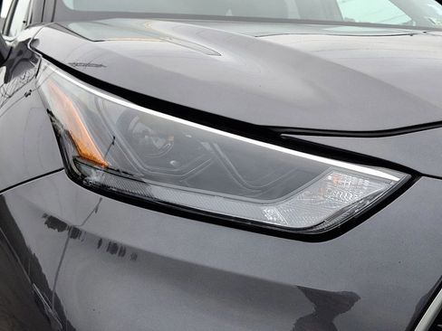 Used 2024 Toyota Highlander XLE image 30