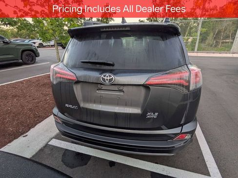 Used 2017 Toyota RAV4 XLE AWD/4WD image 6