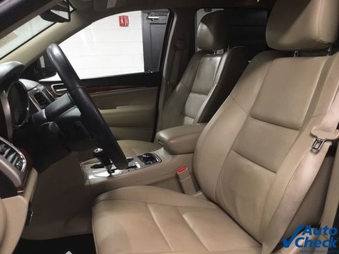Used 2013 Jeep Grand Cherokee Limited w/ Luxury Group II image 25