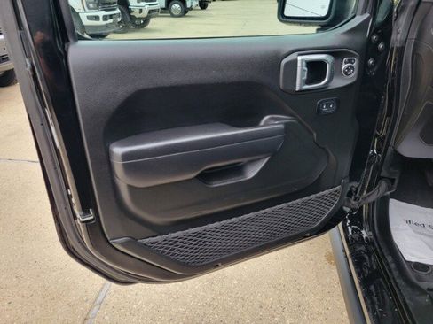 Used 2025 Jeep Wrangler Unlimited Sport S 4xe AWD/4WD image 25