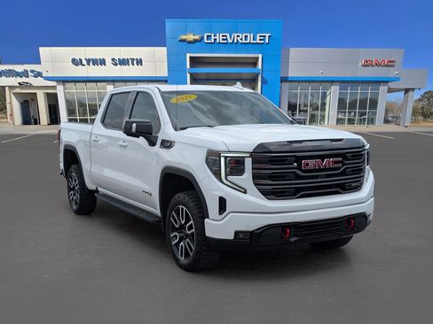 Used 2025 GMC Sierra 1500 AT4 w/ AT4 Premium Package AWD/4WD image 3