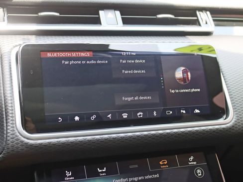 Used 2018 Land Rover Range Rover Velar R-Dynamic SE image 23