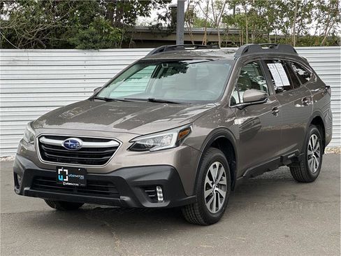 Used 2021 Subaru Outback Premium AWD/4WD image 7