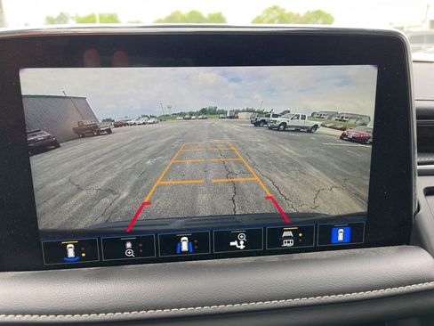 Used 2021 Chevrolet Suburban Premier AWD/4WD image 11