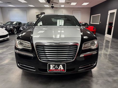 Used 2014 Chrysler 300 RWD image 21