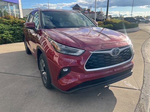 Used 2022 Toyota Highlander XLE image 7