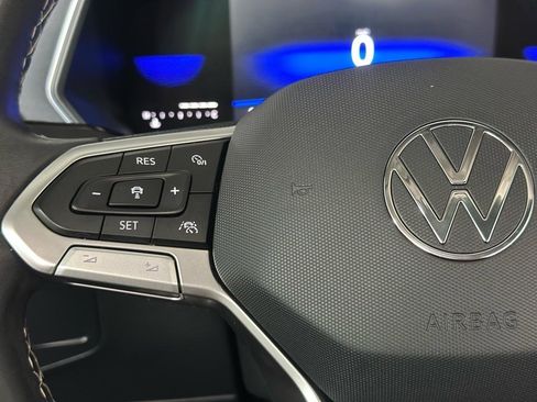 Used 2022 Volkswagen Tiguan SE image 31