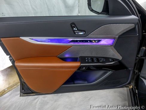 Used 2023 BMW i7 xDrive60 w/ Parking Assistance Package image 27