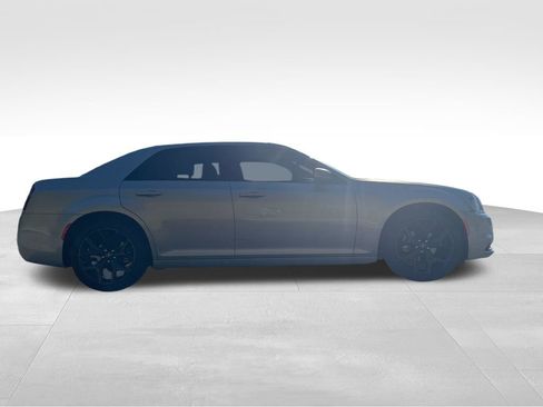 Used 2023 Chrysler 300 S RWD image 4