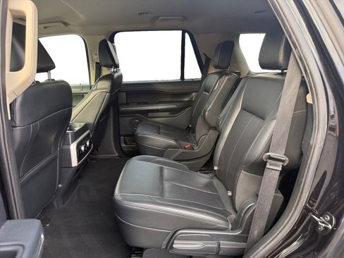 Used 2024 Ford Expedition XLT image 16